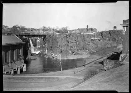 Paterson, New Jersey - Textiles. A glimps of Passaic Falls and River. - NARA - 518599
