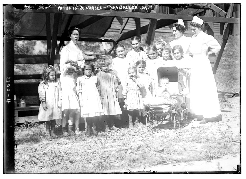 Patients & nurses Sea Breeze Jr. LCCN2014689808