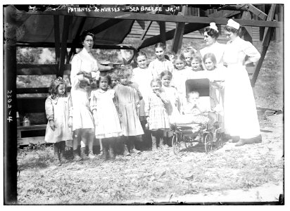 Patients & nurses Sea Breeze Jr. LCCN2014689808