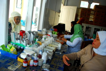 Patients receive improved services from Health Centers with support from USAID (4320658449)