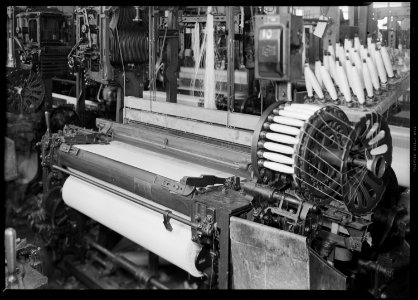 Paterson, New Jersey - Textiles. Looms. - NARA - 518597