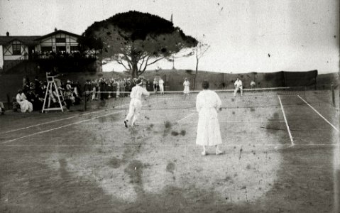 Partido de dobles mixto en el campo de golf de Zarautz (1 de 2) - Fondo Car-Kutxa Fototeka
