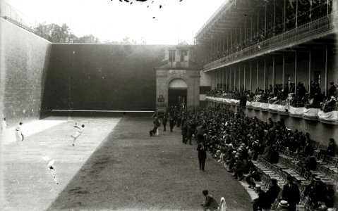 Partido de remonte en el frontón jai-alai (2 de 3) - Fondo Car-Kutxa Fototeka