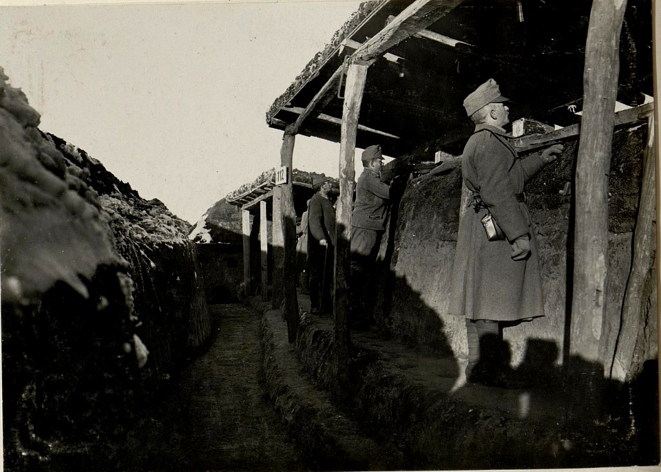 Partie aus dem Schützengraben des Inf.Rgts.Nro.98 südöstlich UJEZDEY. Aufgenommen am 26. November 1915. (BildID 15540769)