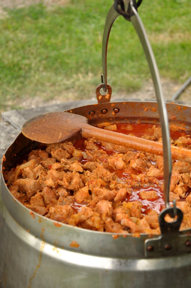 Summer wooden spoon kettle