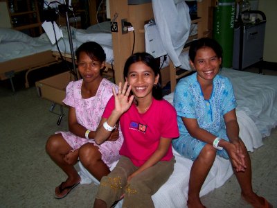 Pasien di kapal USNS Mercy. (15361143673)