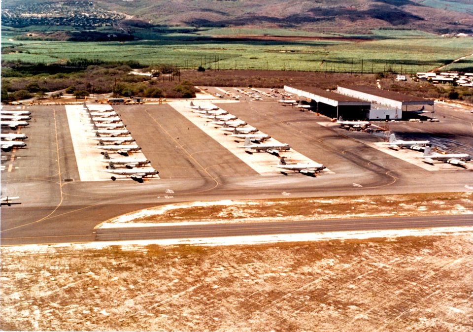 Patrol planes at NAS Barbers Point on 30 May 1978