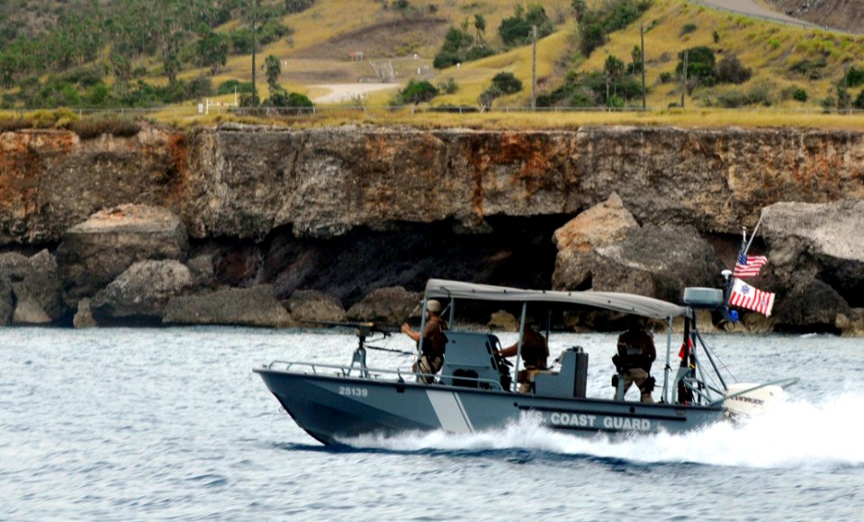 Patrols the coastline DVIDS349935
