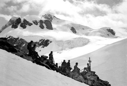 Patrouille auf dem Theodulpass bei der Rast - CH-BAR - 3238933