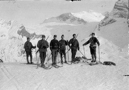 Patrouille auf Skiern - CH-BAR - 3237130