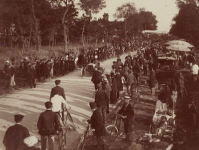 Passage à Champigny du Paris-Vienne 1902