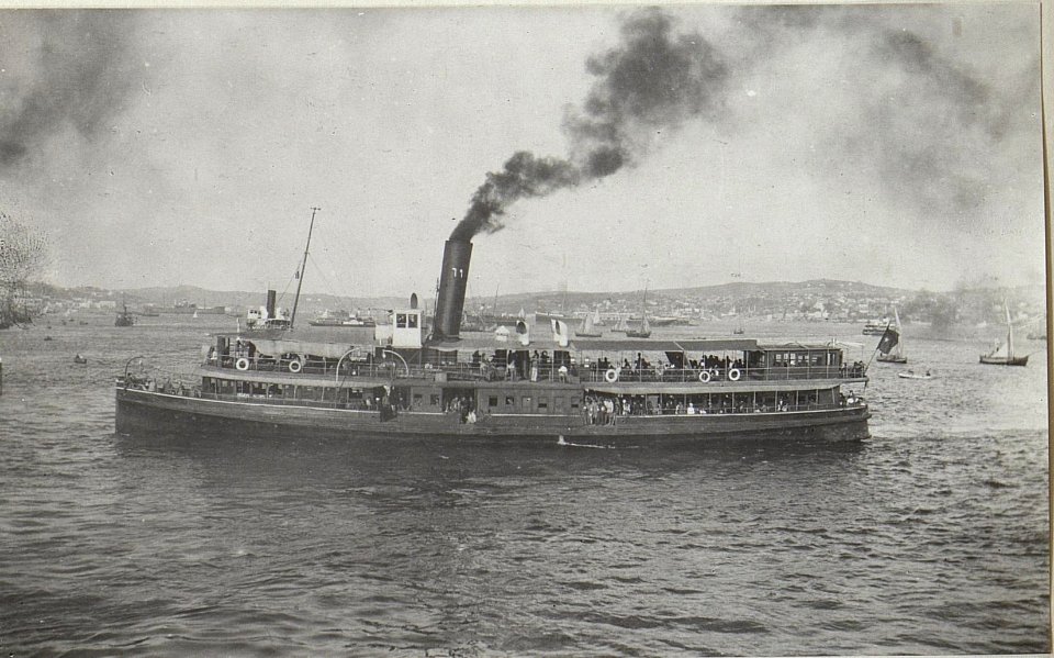 Passagierdampfer am Bosporus. (BildID 15675991)