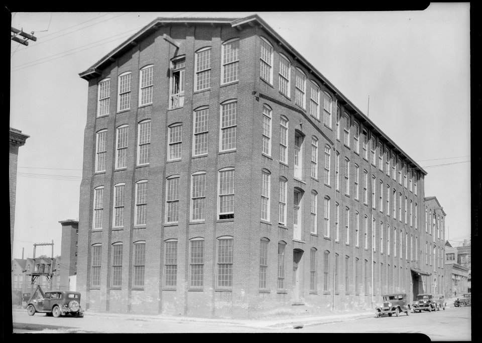 Paterson, New Jersey - Textiles. Mill at 185 Sixth Avenue which houses a number of family shops. - NARA - 518780