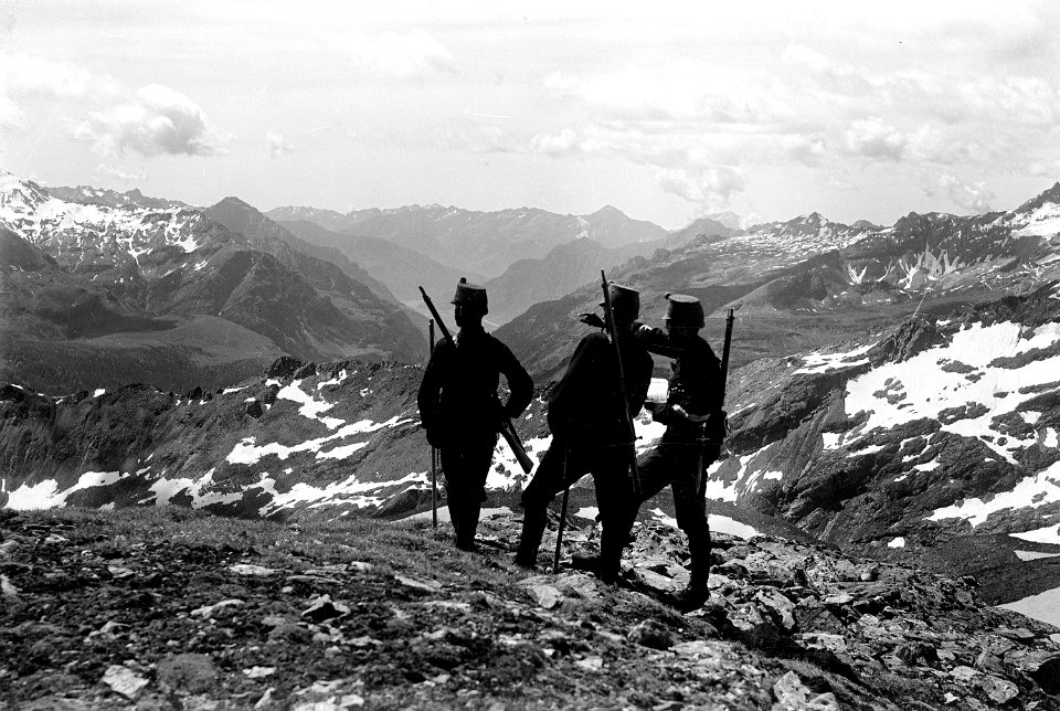 Patrouille auf dem Lattenhorn - CH-BAR - 3236887