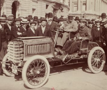 Paul Baras au départ sur Darracq, sixième du Paris-Vienne 1902