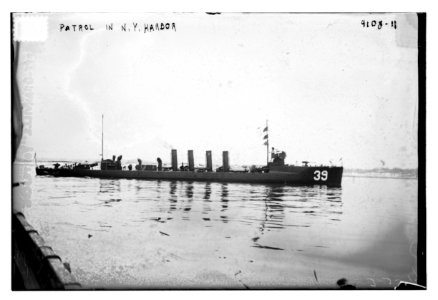 Patrol in N.Y. Harbor LCCN2014703753