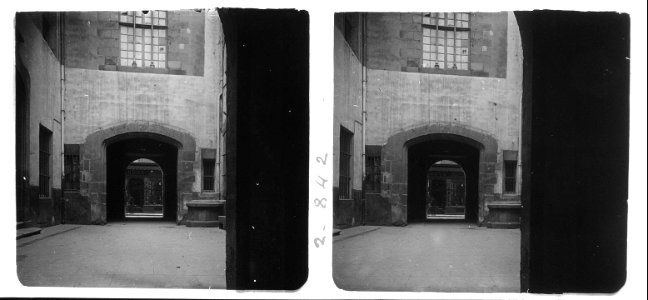 Pati del Palau de Justícia de Perpinyà