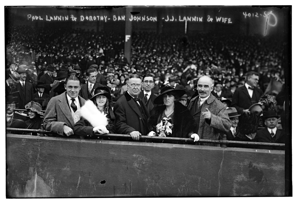 Paul Lannin & Dorothy, Ban Johnson, J.J. Lannin & wife LCCN2014702916