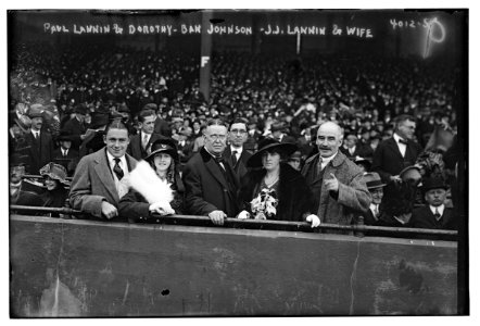 Paul Lannin & Dorothy, Ban Johnson, J.J. Lannin & wife LCCN2014702916