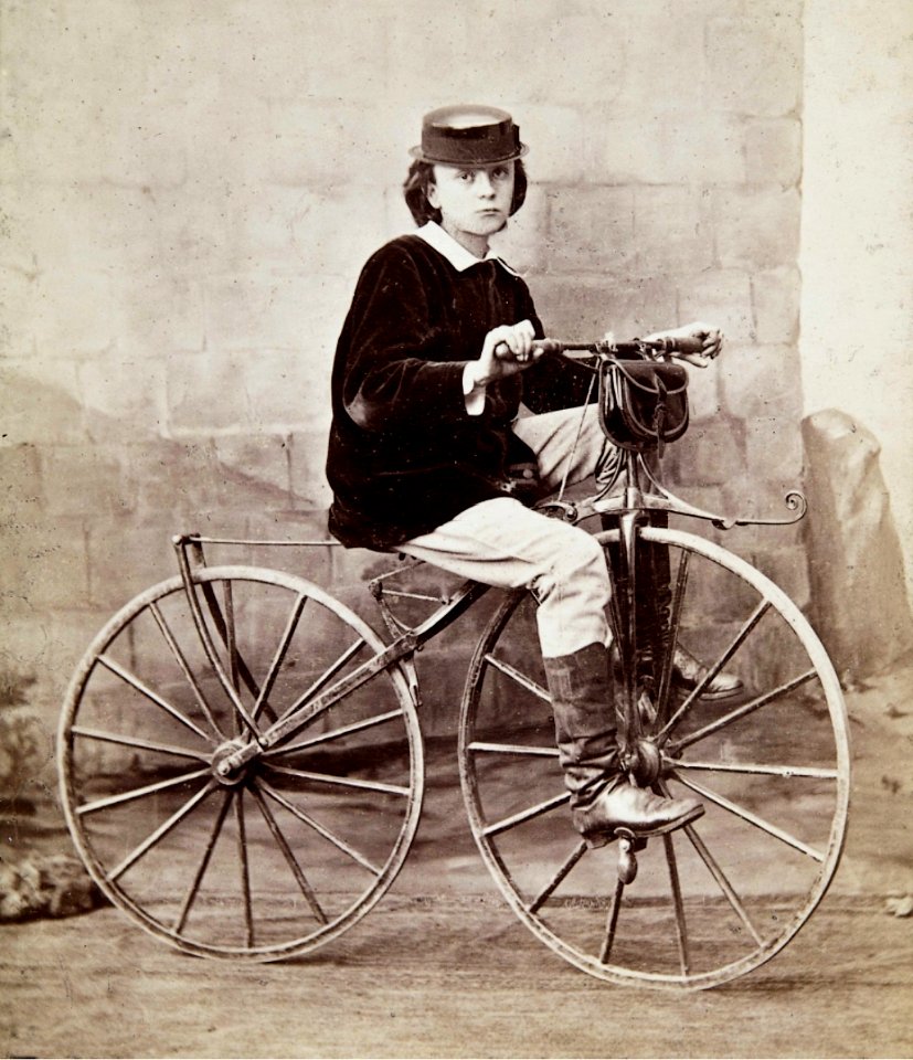 Paul Nadar à vélo vers 1866 BnF