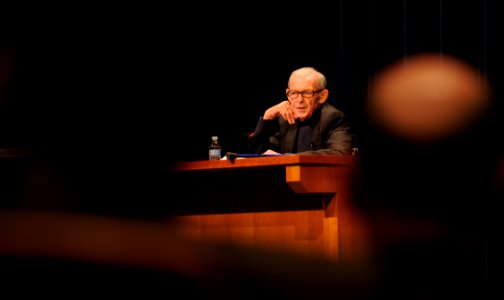 Paul M. Kennedy gives evening lecture 140128-N-PX557-089