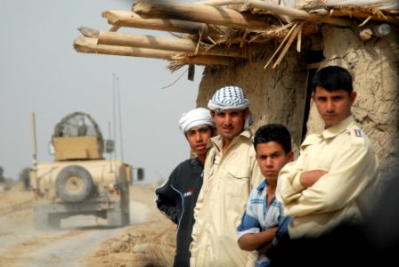 Patrol in Haswa, Iraq DVIDS160091