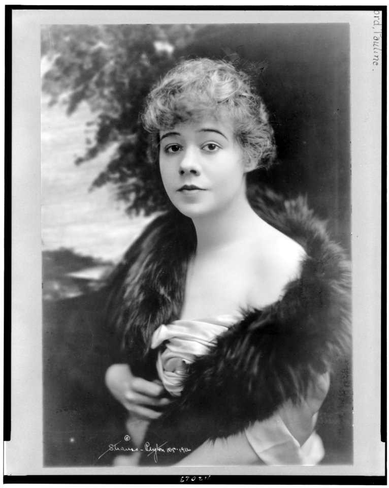 Pauline Lord, half-length portrait, facing slightly left LCCN94510746