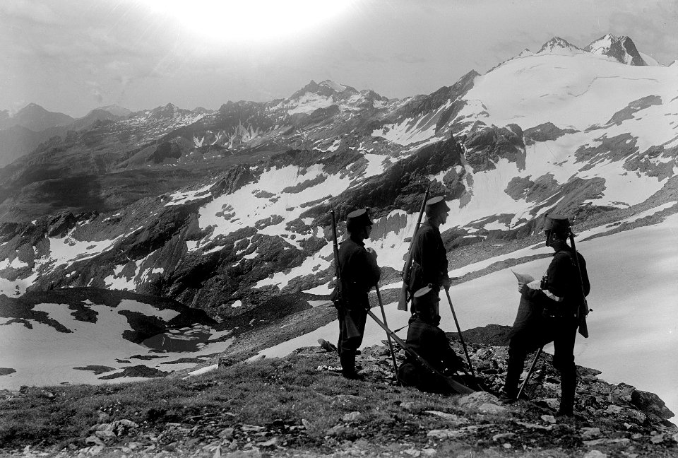 Patrouille auf dem Lattenhorn - CH-BAR - 3236885