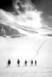 Patrouille auf dem Schwarzberggletscher - CH-BAR - 3236995