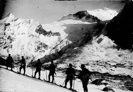 Patrouille auf Skiern - CH-BAR - 3237131