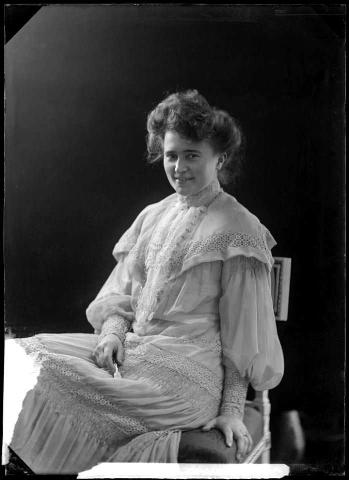 Paula Lizell, opera singer, portrait 1905 - SMV - NL057