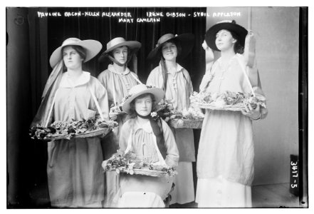 Pauline Bacon - Helen Alexander - Irene Gibson - Sybil Appleton - Mary Cameron LCCN2014697315