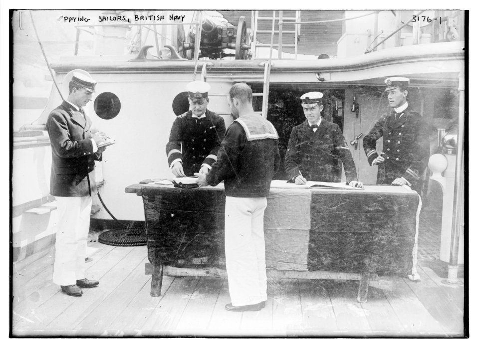 Paying sailors, British Navy LCCN2014696938