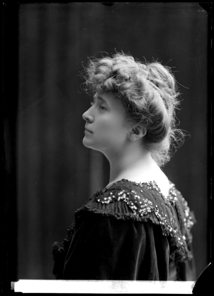 Paula Lizell, opera singer, portrait 1907 - SMV - GL127