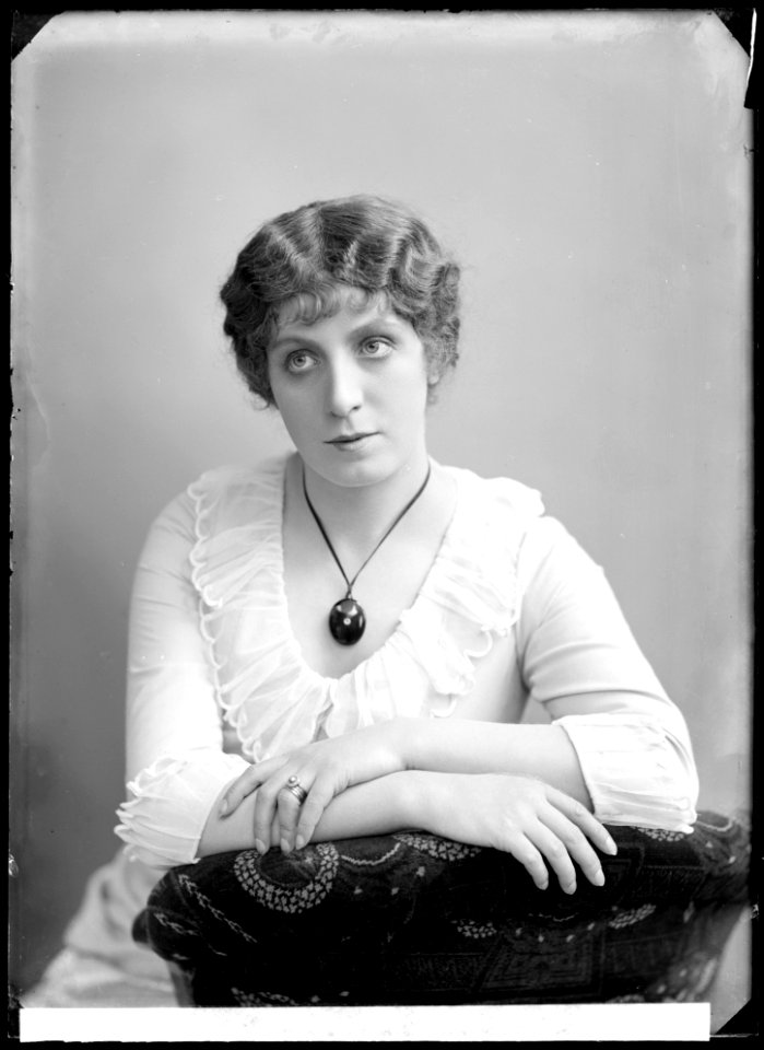 Pauline Brunius, rollporträtt - SMV - GB168