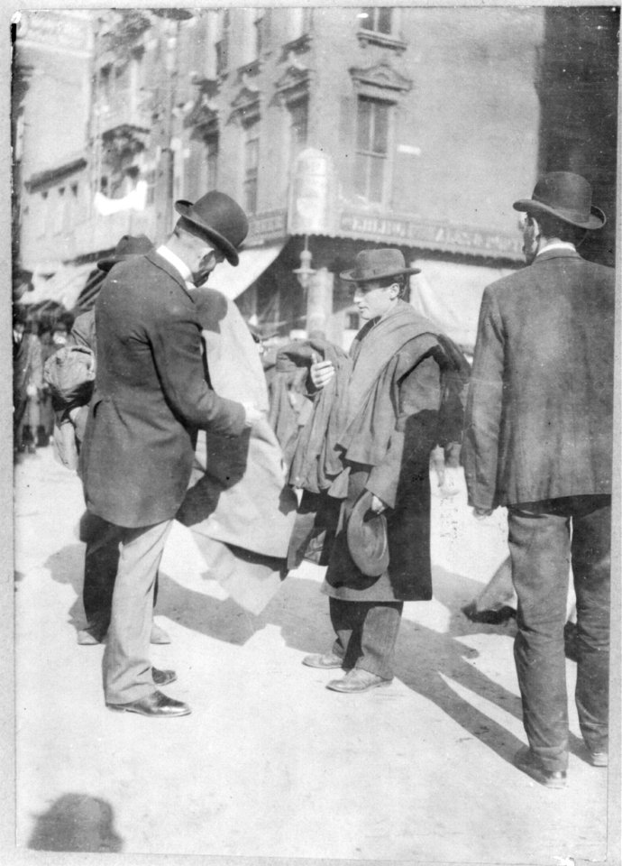 Peddlers - coats, Hester St. LCCN96503941