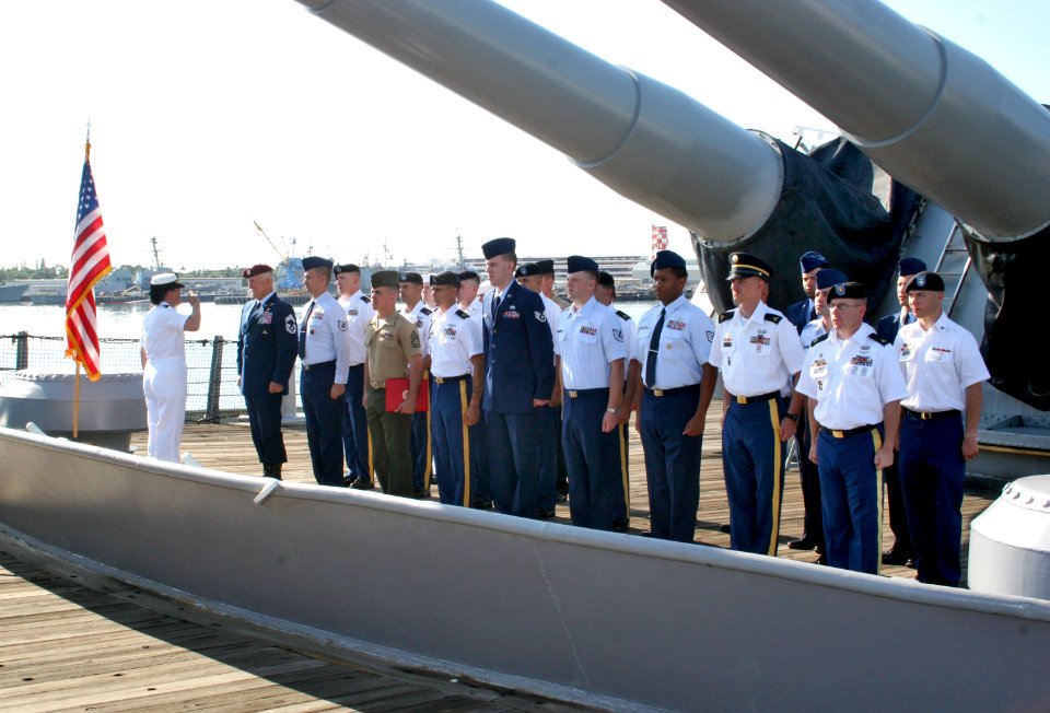 Pearl Harbor 72nd anniversary 131207-N-WX111-164