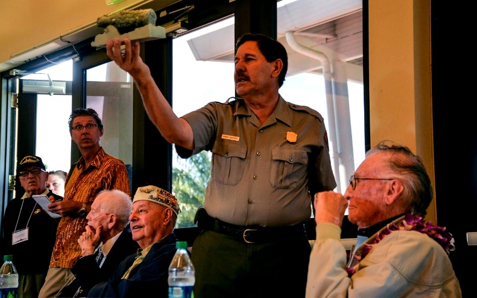 Pearl Harbor ceremony 141202-N-GI544-265