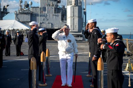 Pearl Harbor remembrance 131206-N-KL846-080