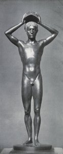 Paul Peterich - Jüngling mit Helm. Bronze