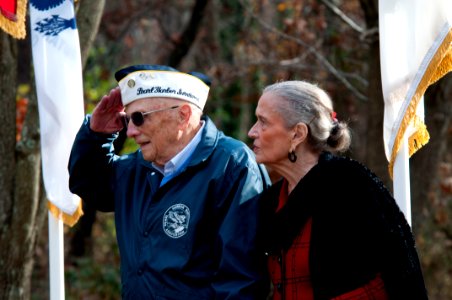 Pearl Harbor survivors remembrance ceremony 121207-N-XY604-123