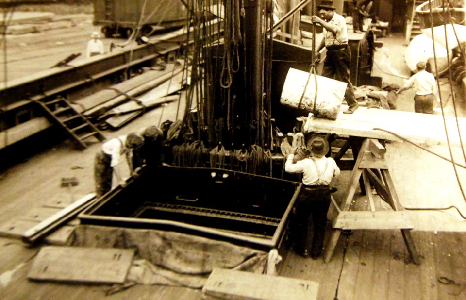 Pelican loading cargo bound for Britain at Bush’s Store, South Brooklyn, New York, WWI (30208931542)
