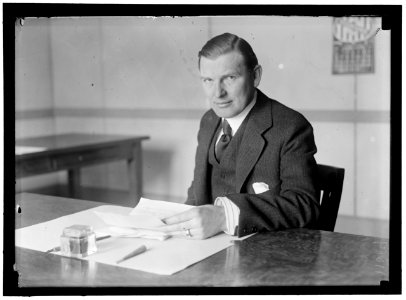 PEEK, GEORGE N., COMMR. FINISHED PRODUCTS DIV., WAR INDUSTRIES BOARD LCCN2016868846