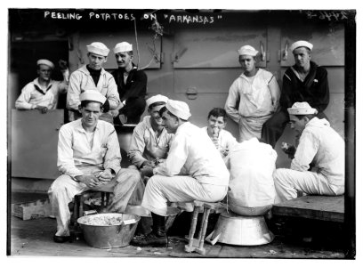 Peeling potatoes on ARKANSAS LCCN2014690823