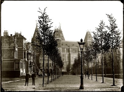 Paulus Potterstraat 4 en 2 (links) Jacob Olie (max res)
