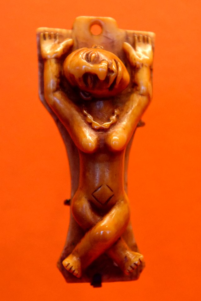 Pendant feminine Christ 18-19c Ethnic Art and Culture Ltd