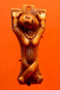 Pendant feminine Christ 18-19c Ethnic Art and Culture Ltd