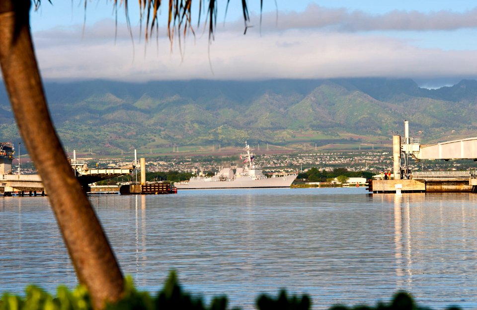 Pearl Harbor 72nd anniversary 131207-N-WF272-057