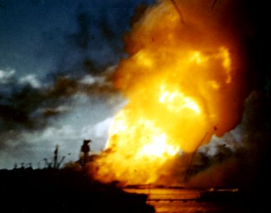 Pearl Harbor Attack, 7 December 1941 (23747542533)