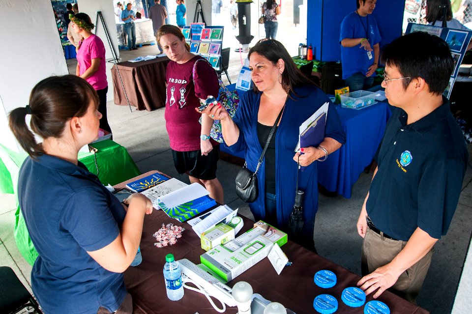Pearl Harbor Navy Exchange Earth Day Expo 140418-N-IU636-047